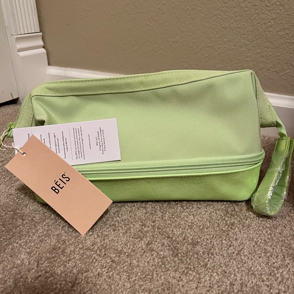 NWT Beis Citron Dopp Kit